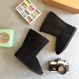Brand NEW Ugg Style Boots for Kids